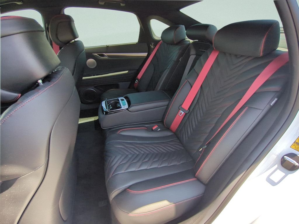 New 2026 White Genesis 2.5T SPORT PRESTIGE image 11