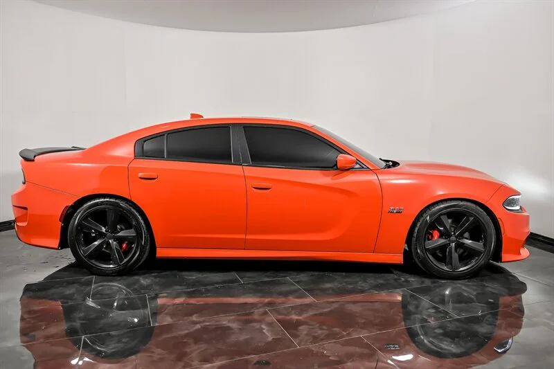 Used 2017 Go Mango Dodge R/T Scat Pack image 10