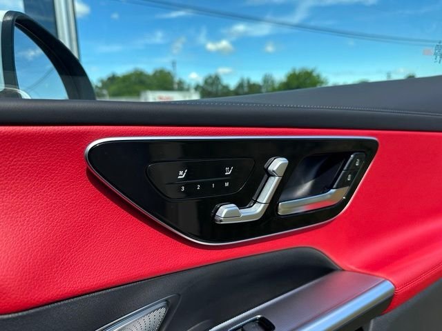 New 2026 Polar White Mercedes-Benz GLC 300 image 24