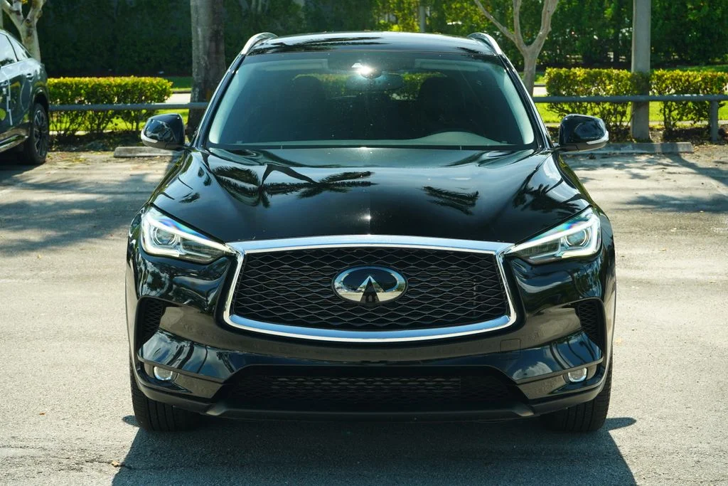 Used 2021 Black INFINITI LUXE image 2
