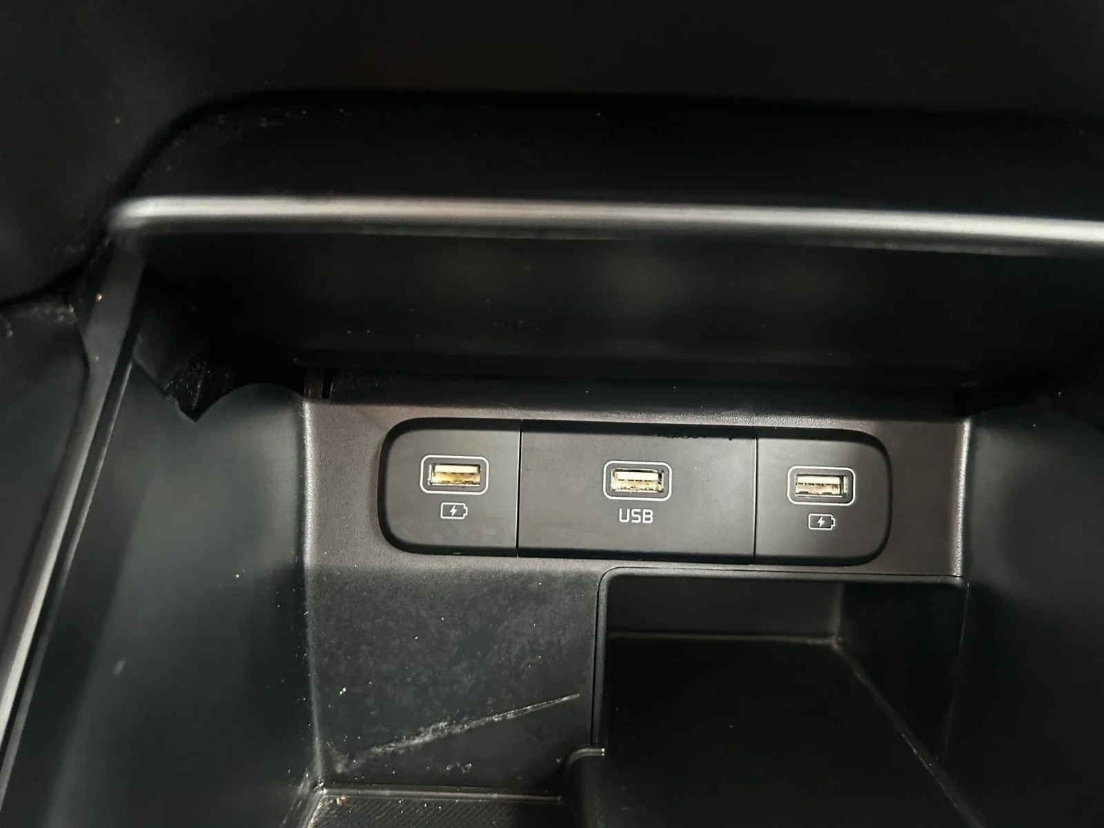 Used 2022 Black Kia S image 20