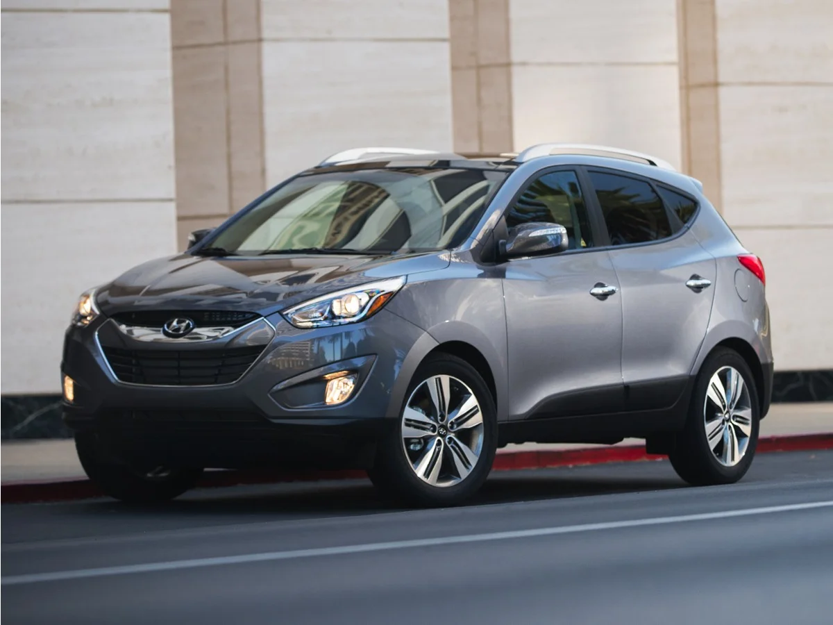 Used 2015 Black Hyundai GLS image 1