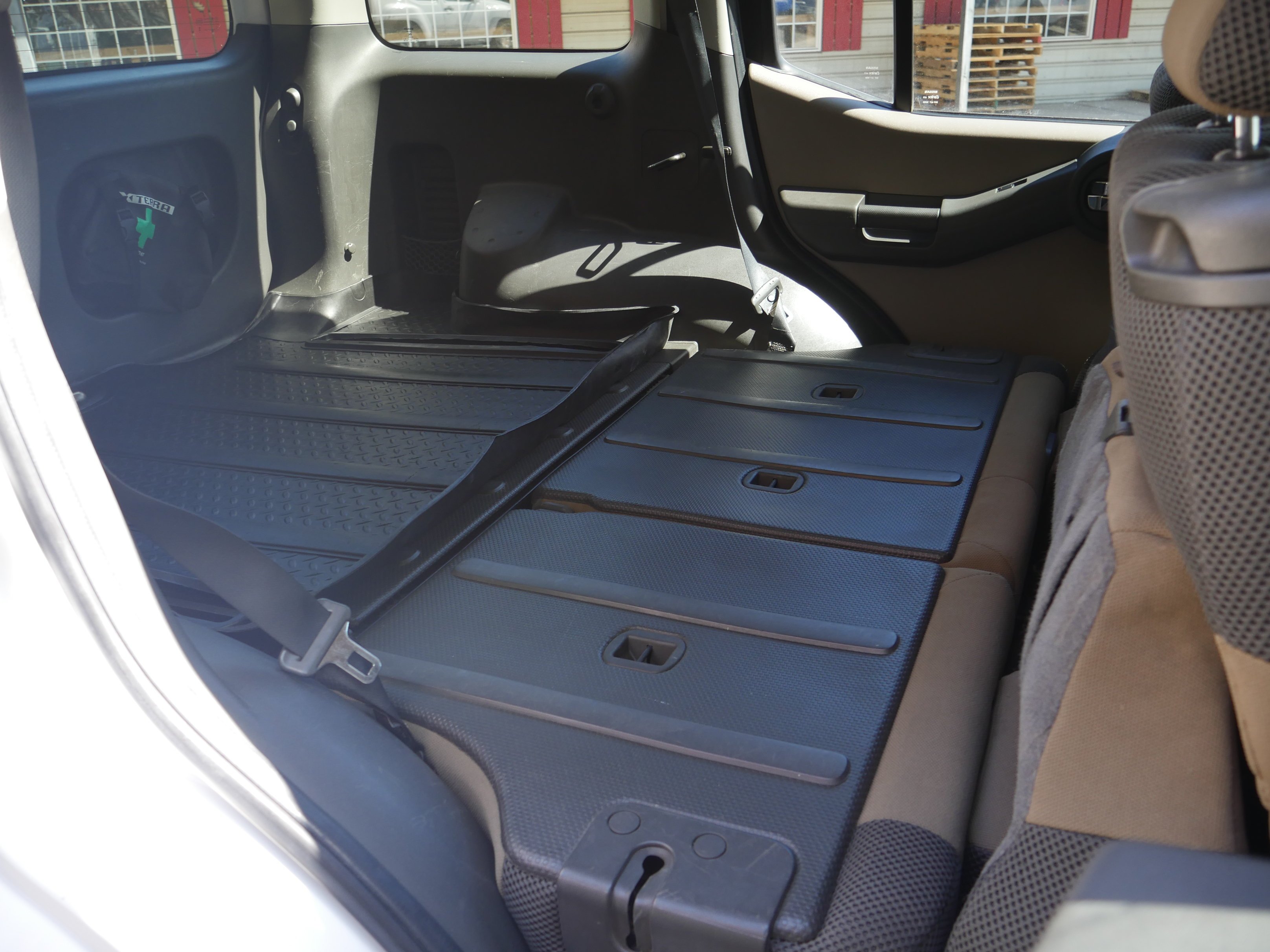 Used 2008 Avalanche Nissan SE image 26
