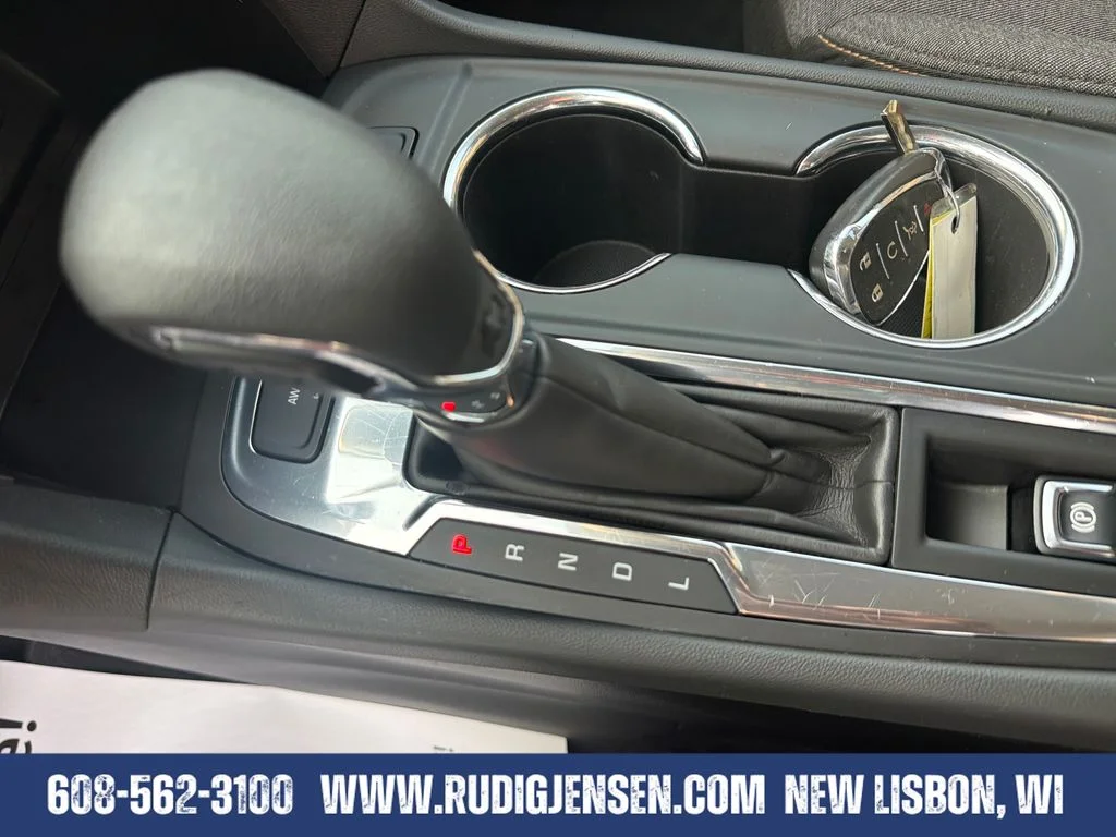 Used 2024 White Chevrolet LT image 23