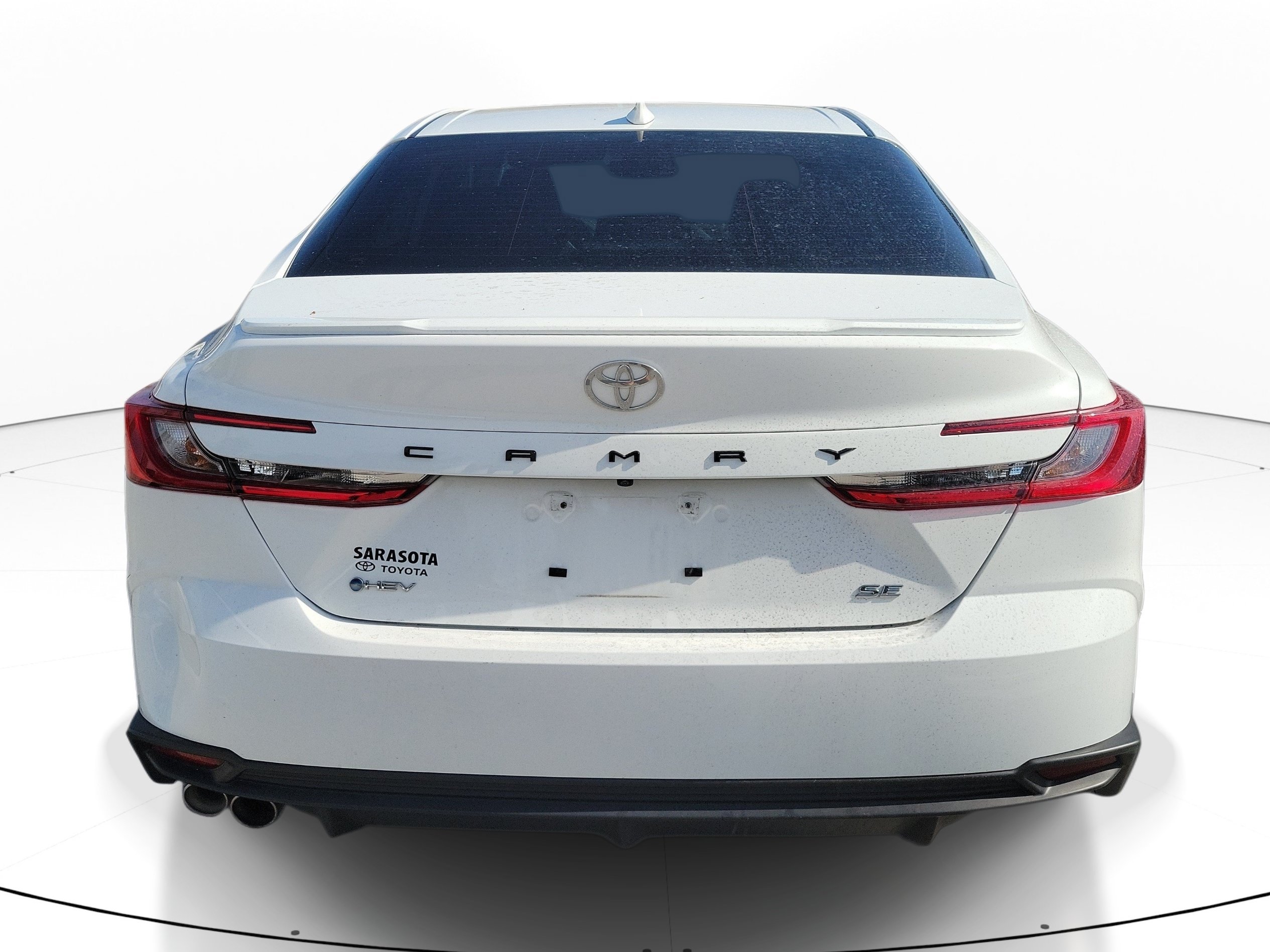 Used 2025 Ice Toyota LE image 4