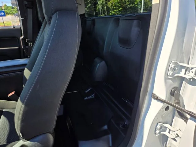 Used 2022 White Chevrolet LT image 11