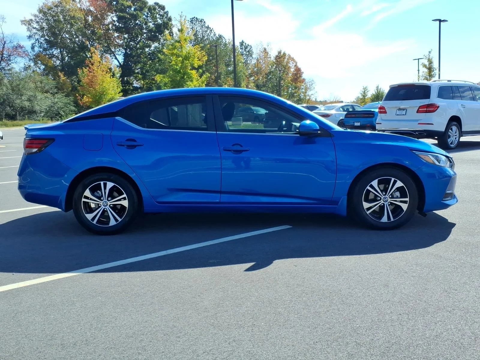 Used 2022 Electric Blue Metallic Nissan SV image 11