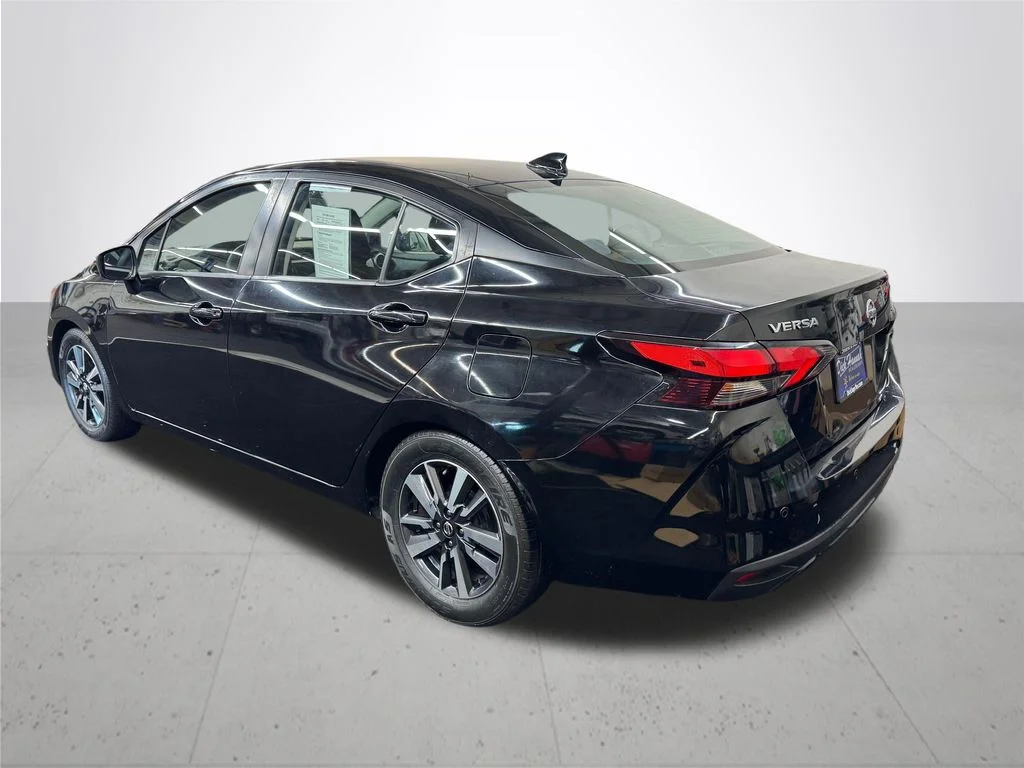 Used 2021 Black Nissan 1.6 SV image 4