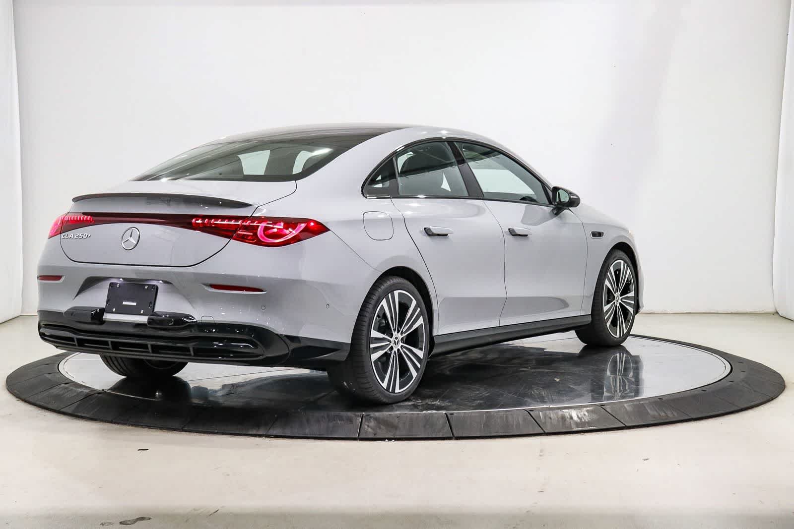 New 2027 MANUFAKTUR Alpine Grey Mercedes-Benz CLA 250+ Electric image 4