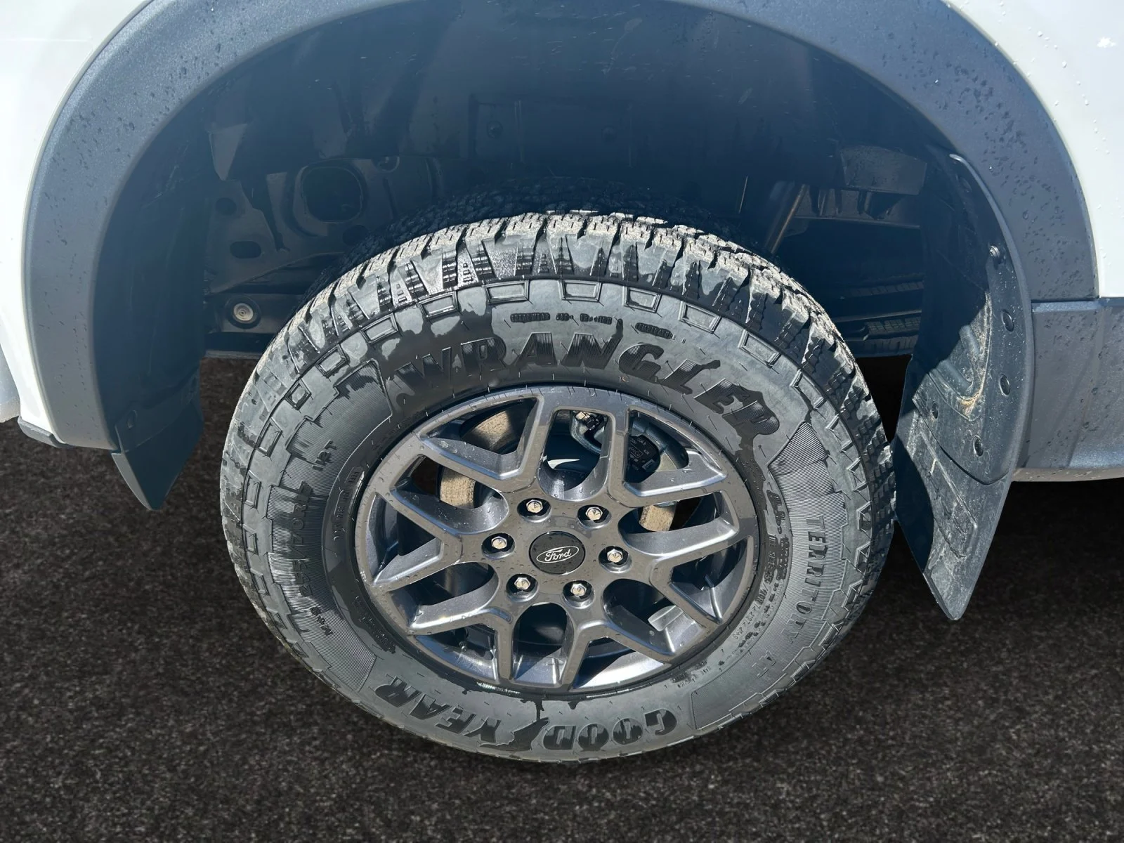 New 2026 Oxford White Ford XLT image 9