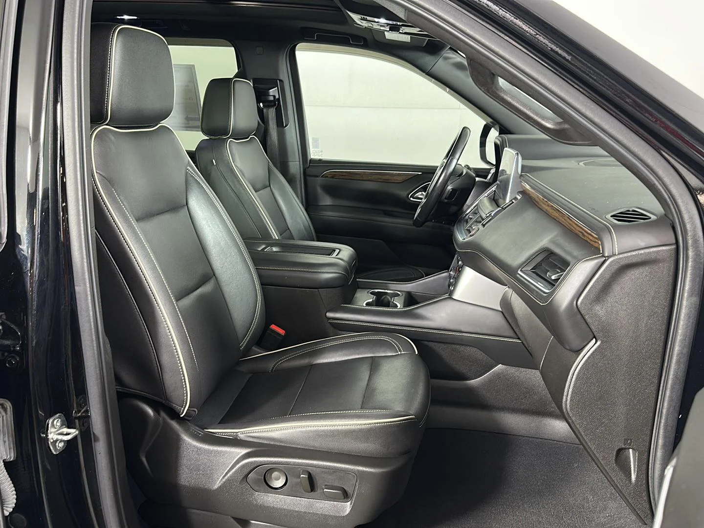 Used 2021 Black Chevrolet Premier image 3