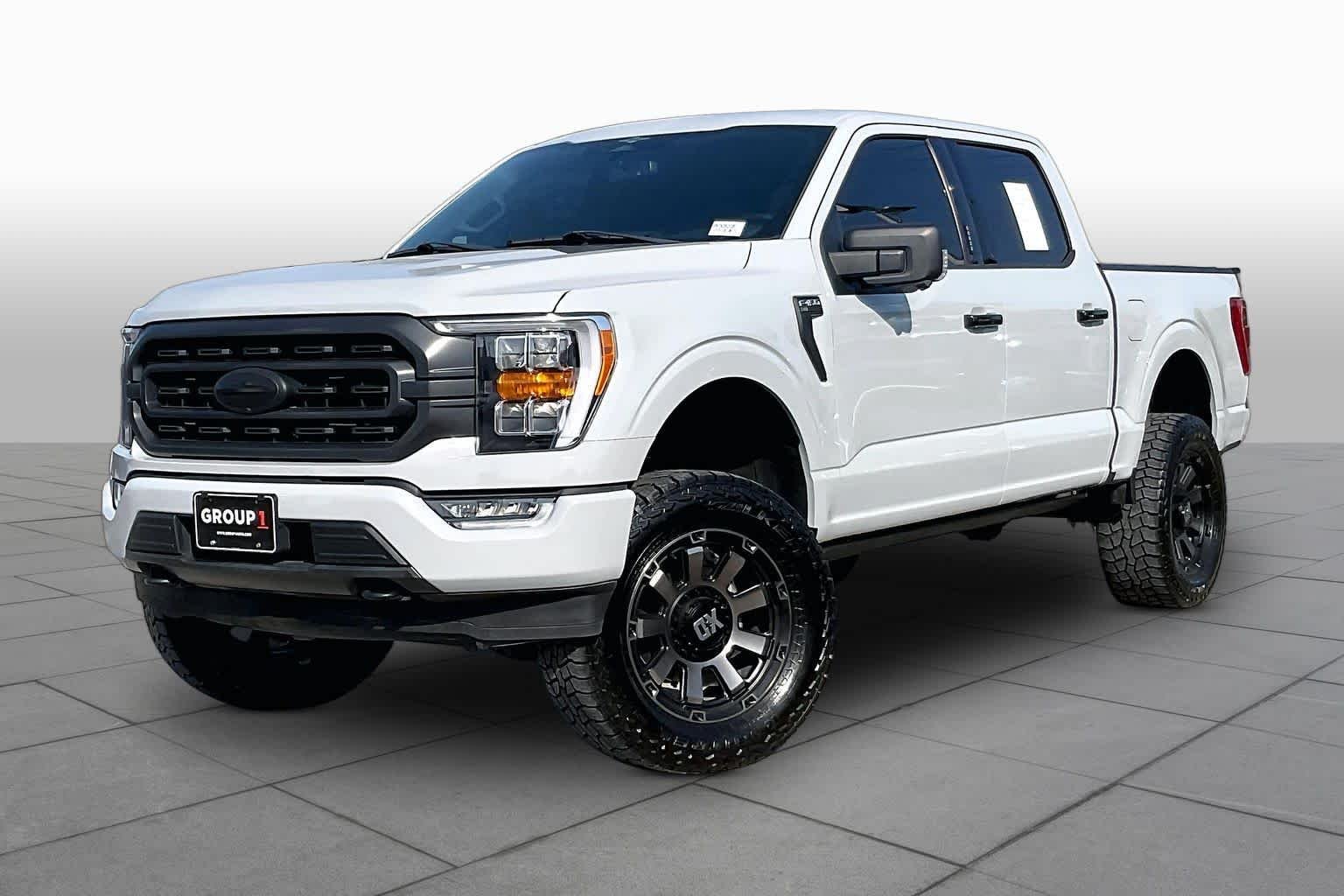 Used 2023 Avalanche Gray Ford XLT image 2