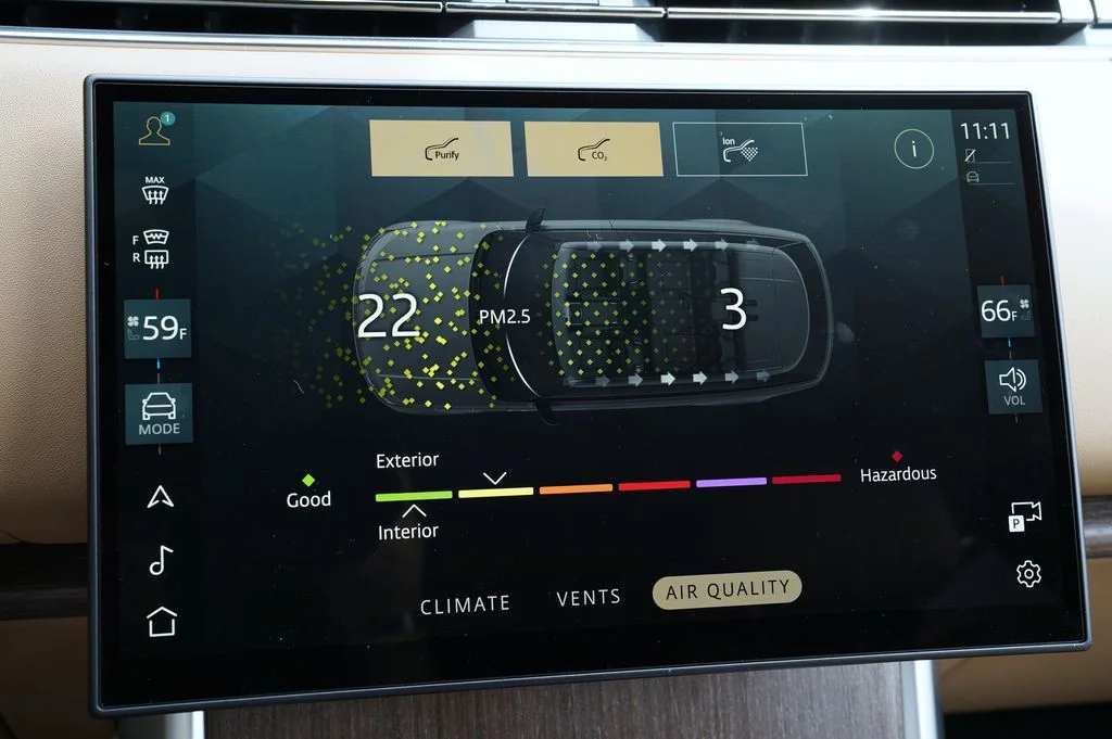 New 2026 British Racing Green Land Rover SE image 25