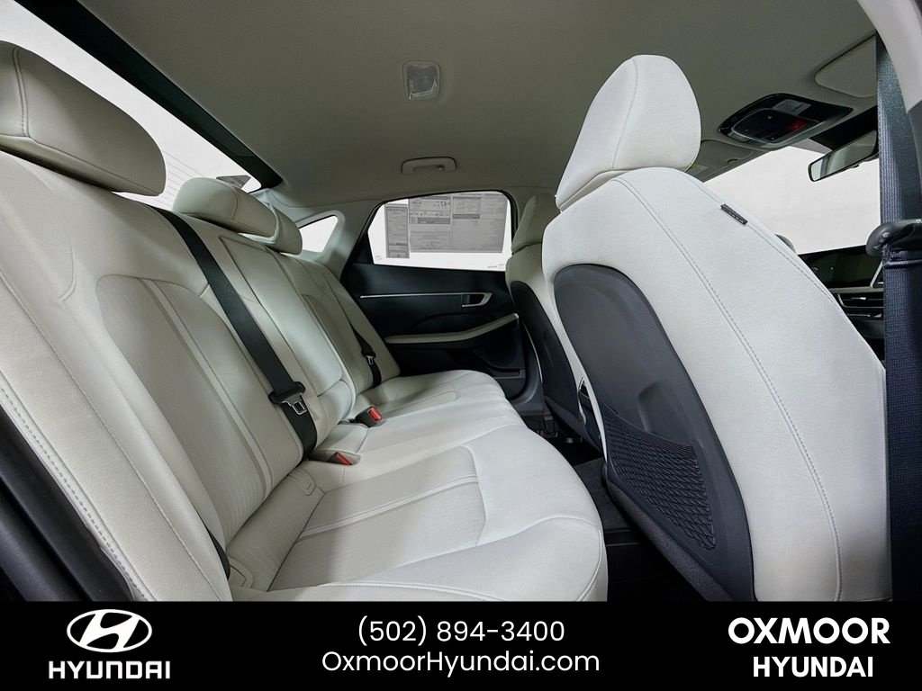Used 2025 Abyss Black Hyundai SEL image 26