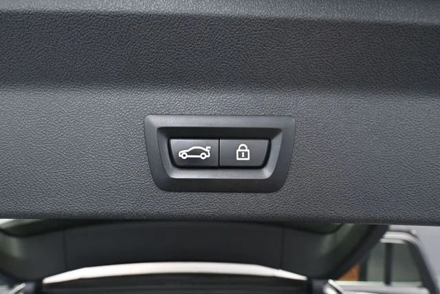 Used 2023 Black BMW xDrive30i image 44