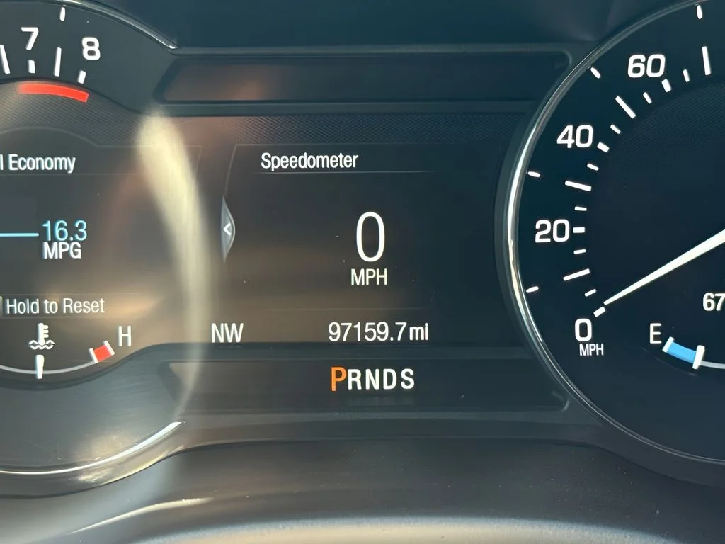 Used 2018 Silver Lincoln Reserve image 21
