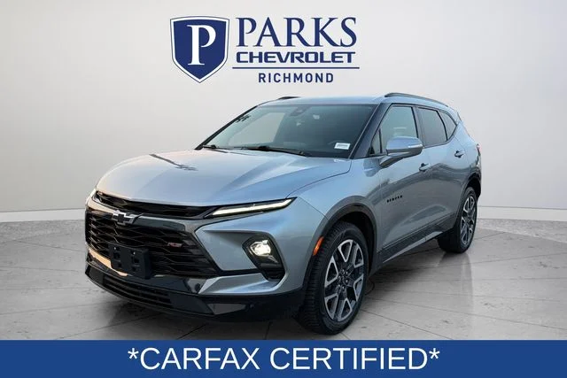 Used 2023 Gray Chevrolet RS image 3
