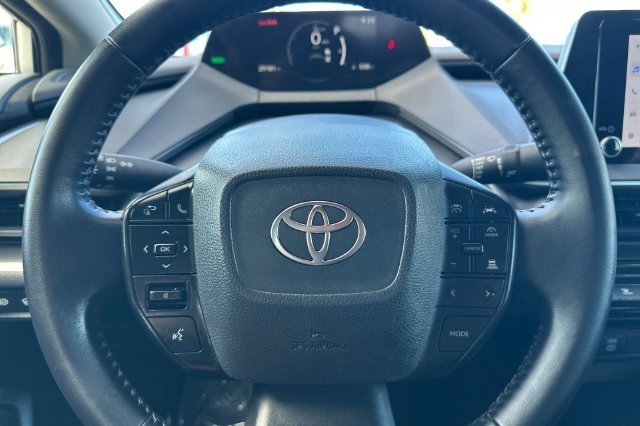 Certified Used 2025  Toyota LE image 28