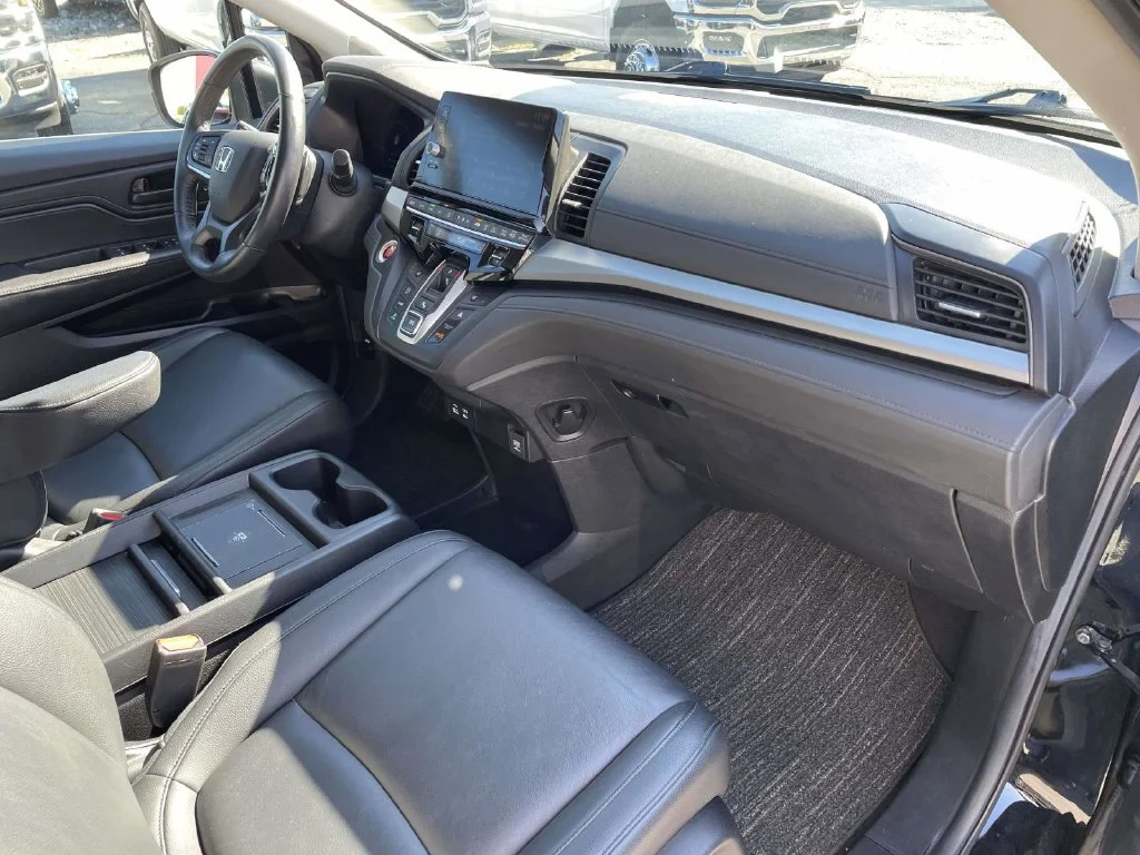 Used 2025  Honda EX-L image 14