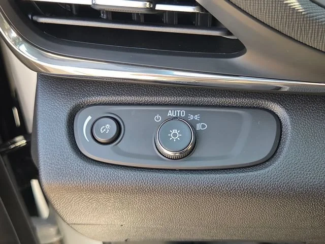 New 2026 Summit White Buick Preferred image 21