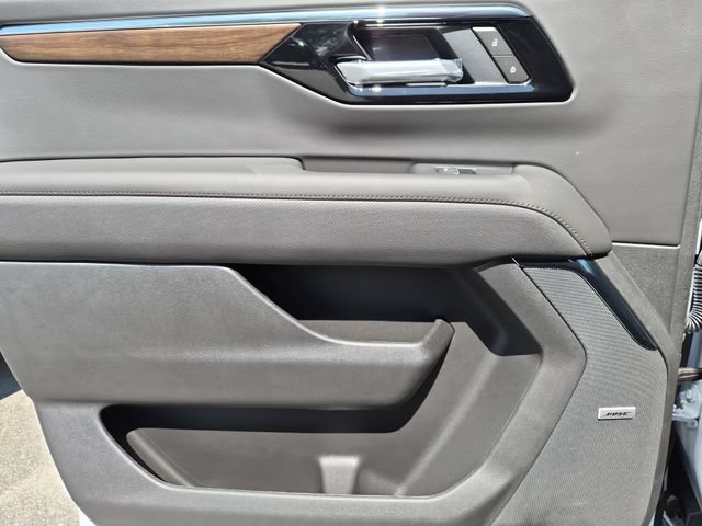 2026 Chevrolet Suburban High Country - Photo 30