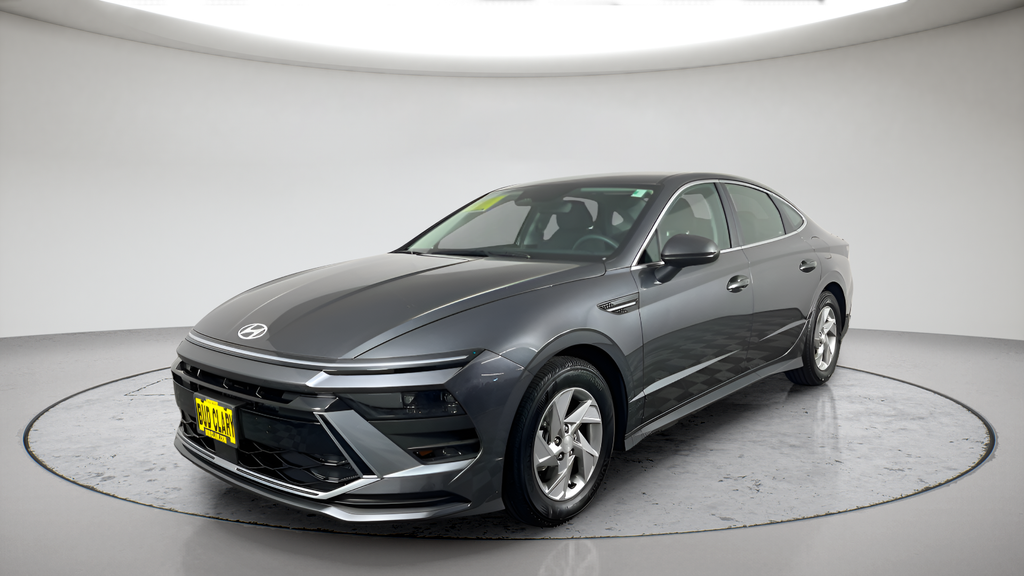 Used 2025 Portofino Gray Hyundai SE image 7