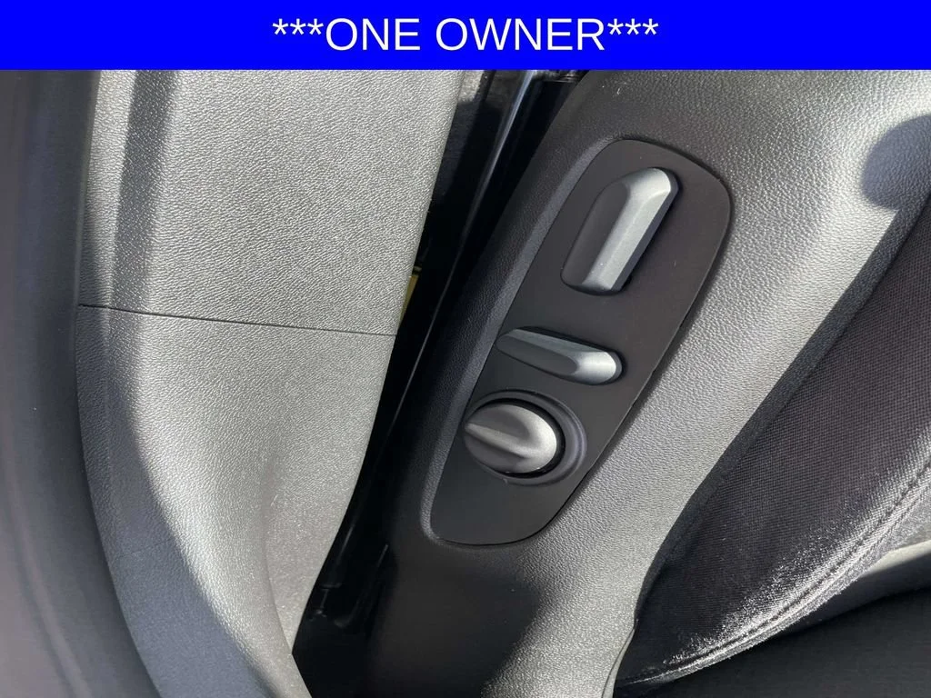 Used 2025 Sterling Gray Metallic Chevrolet 1LT image 17