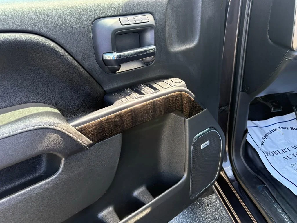 Used 2015 IRIDIUM METALLIC GMC Denali image 9