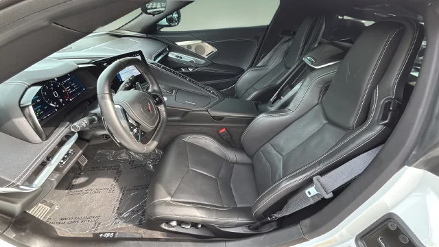 Used 2025 White Chevrolet Stingray image 19