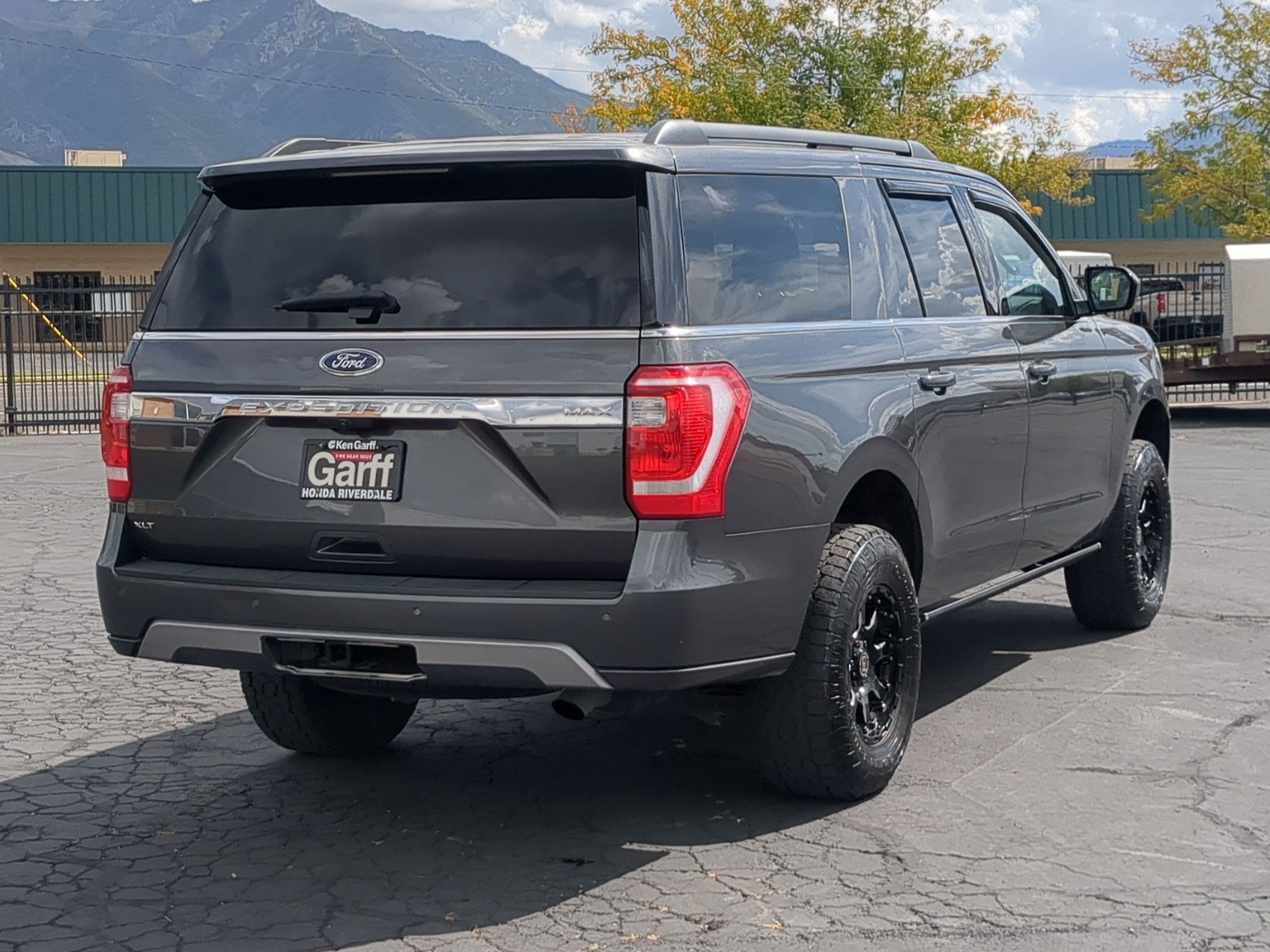 Used 2020 Magnetic Metallic Ford XLT image 3