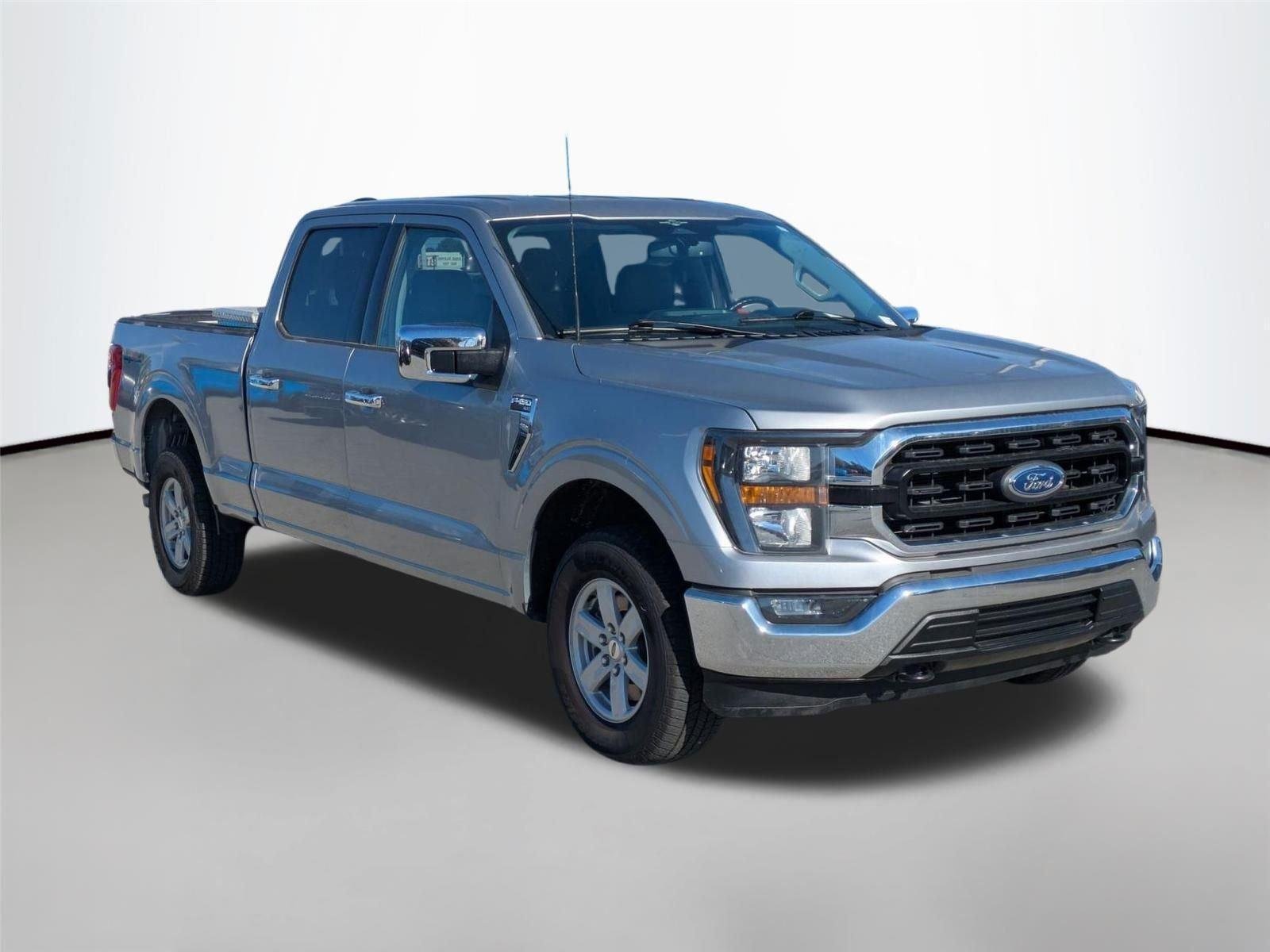 Used 2023 Iconic Silver Metallic Ford XLT image 2
