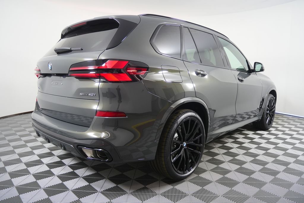 Used 2026 Dravit Grey Metallic BMW sDrive40i image 3