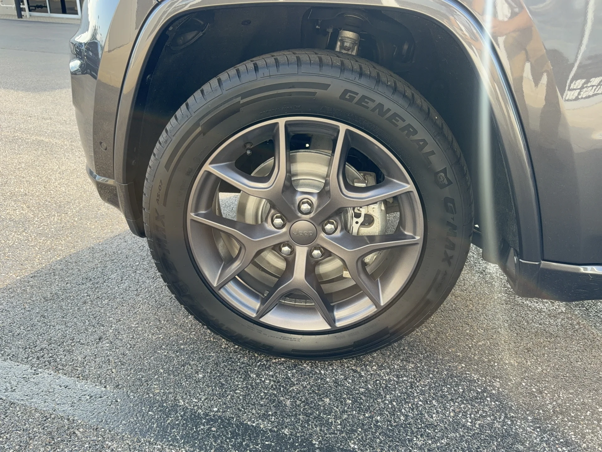 Used 2021 Granite Crystal Metallic Clear Coat Jeep 80th Anniversary Edition image 28