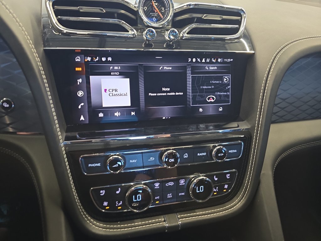 Used 2022 Silver Bentley  image 23