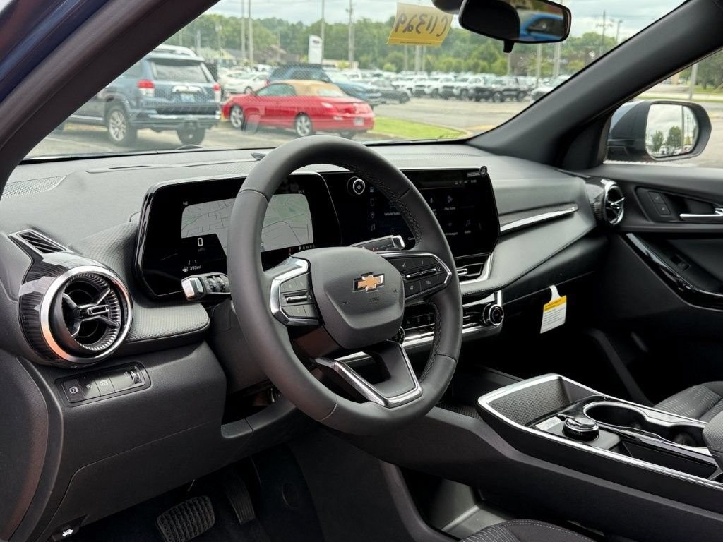 2027 Chevrolet Equinox LT - Photo 9
