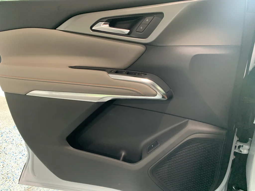 2027 Chevrolet Traverse LT - Photo 27