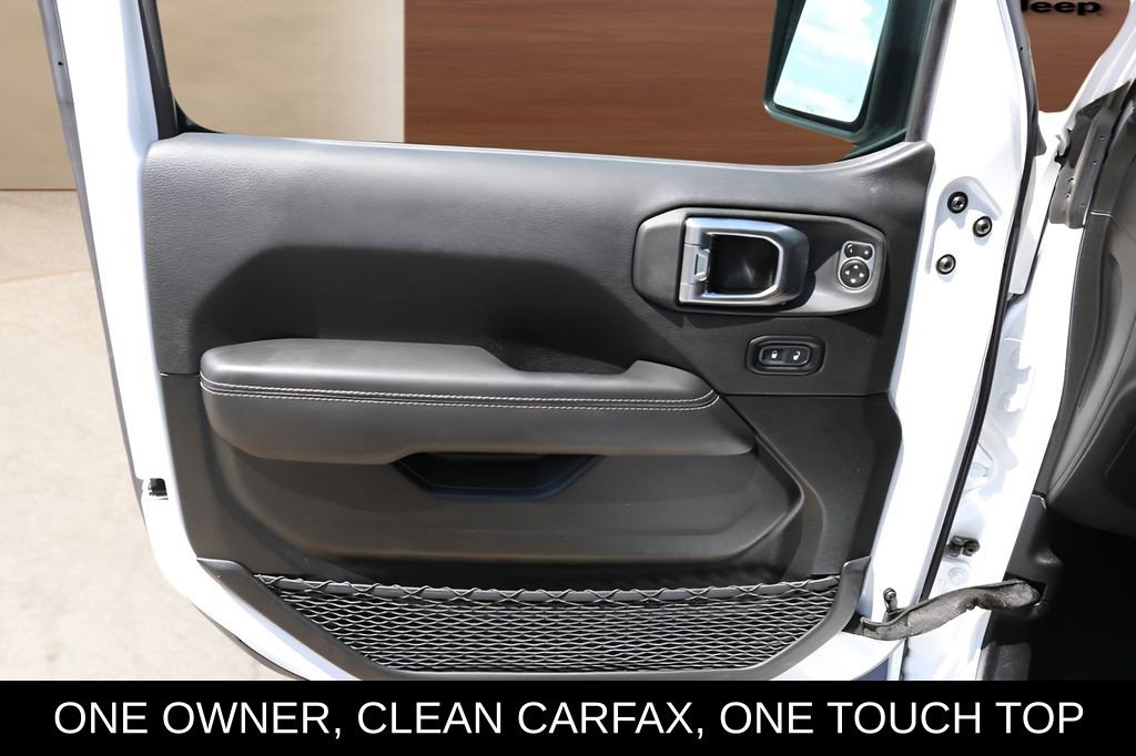 Used 2023 White Jeep Sahara image 9