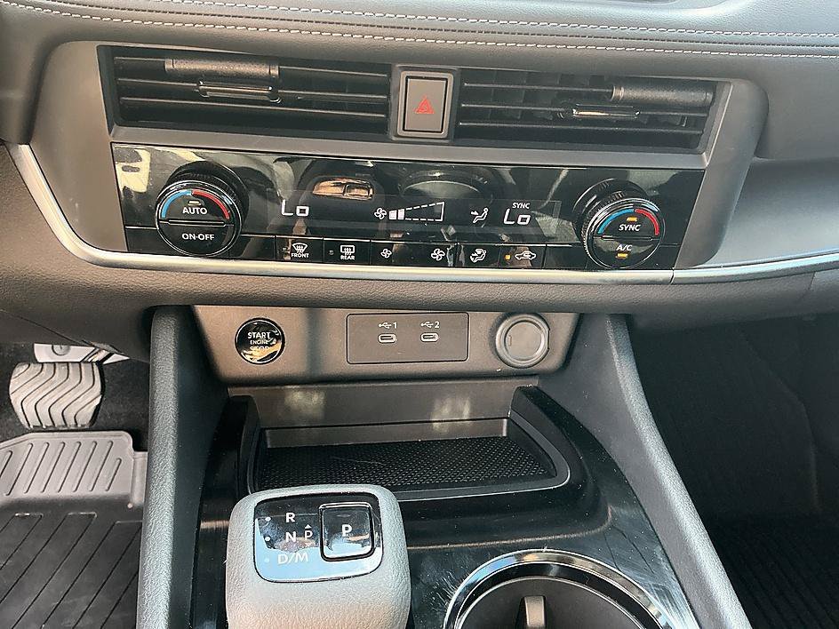 Used 2026 Boulder Gray Pearl Nissan SV image 18