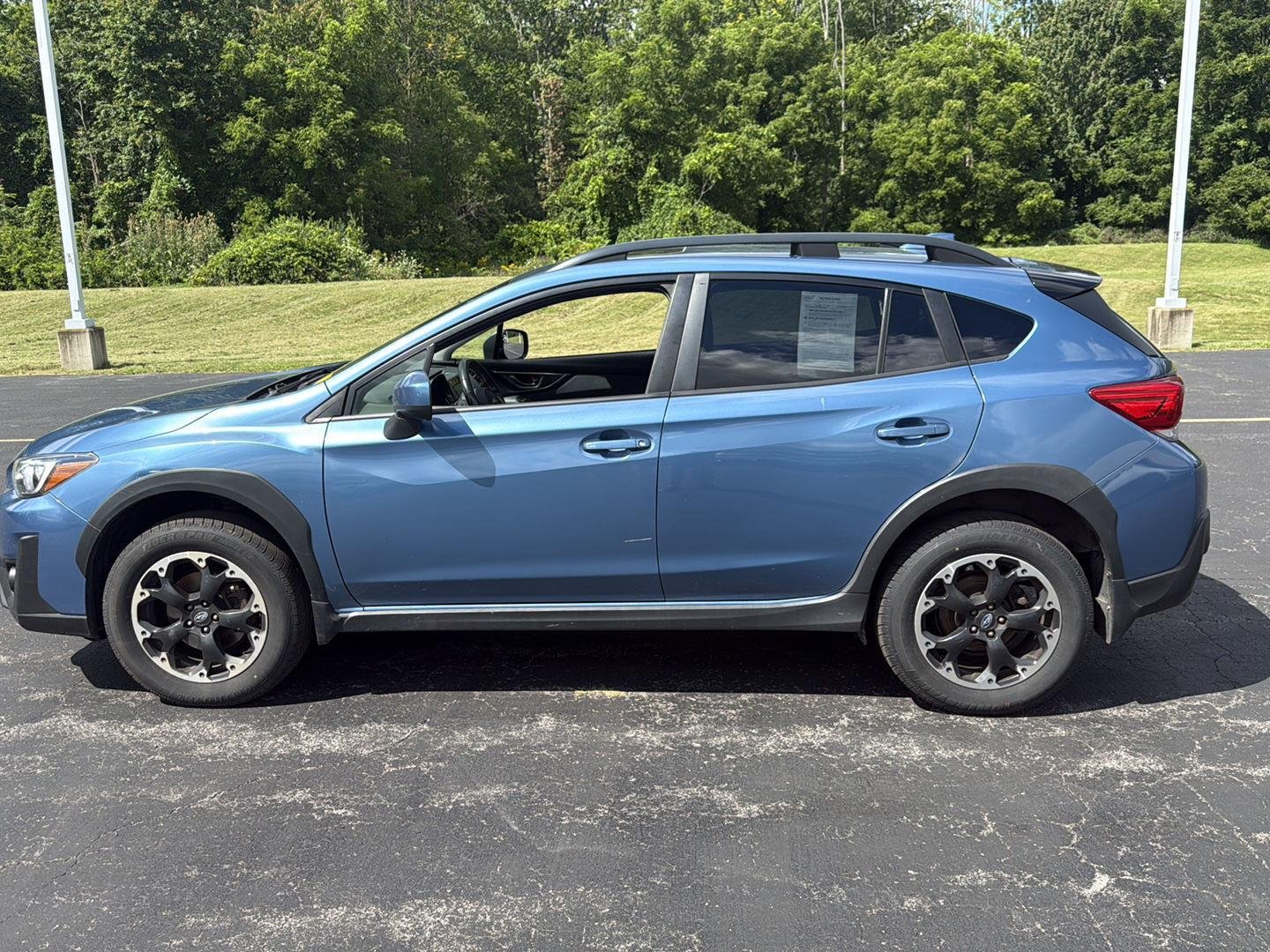 Used 2021 Horizon Blue Pearl Subaru Premium image 19