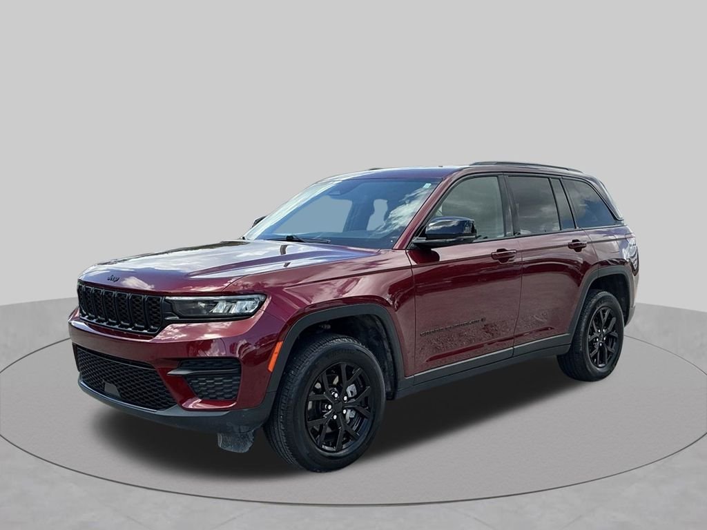 Used 2024 Red Jeep Altitude image 1