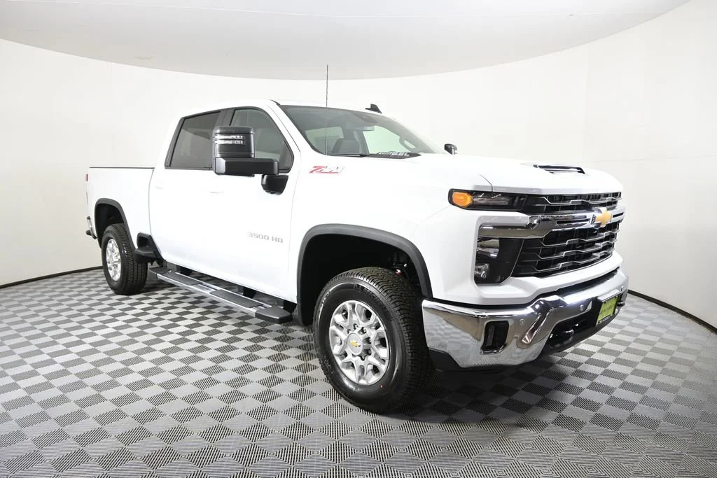 2026 Chevrolet Silverado 3500 HD LT - Photo 10