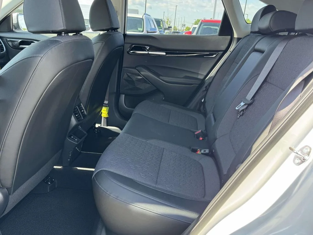 Used 2026 White Kia S image 15