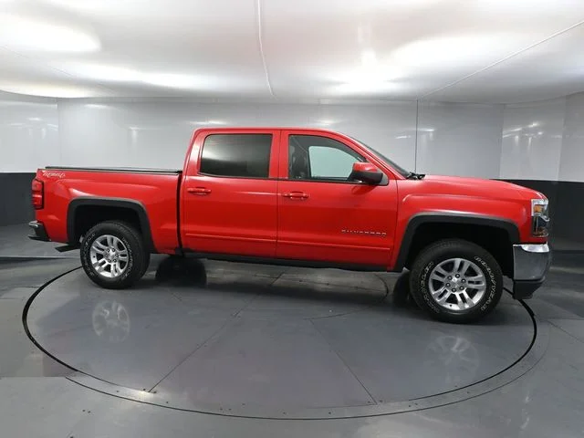 Used 2016 Red Chevrolet LT image 2