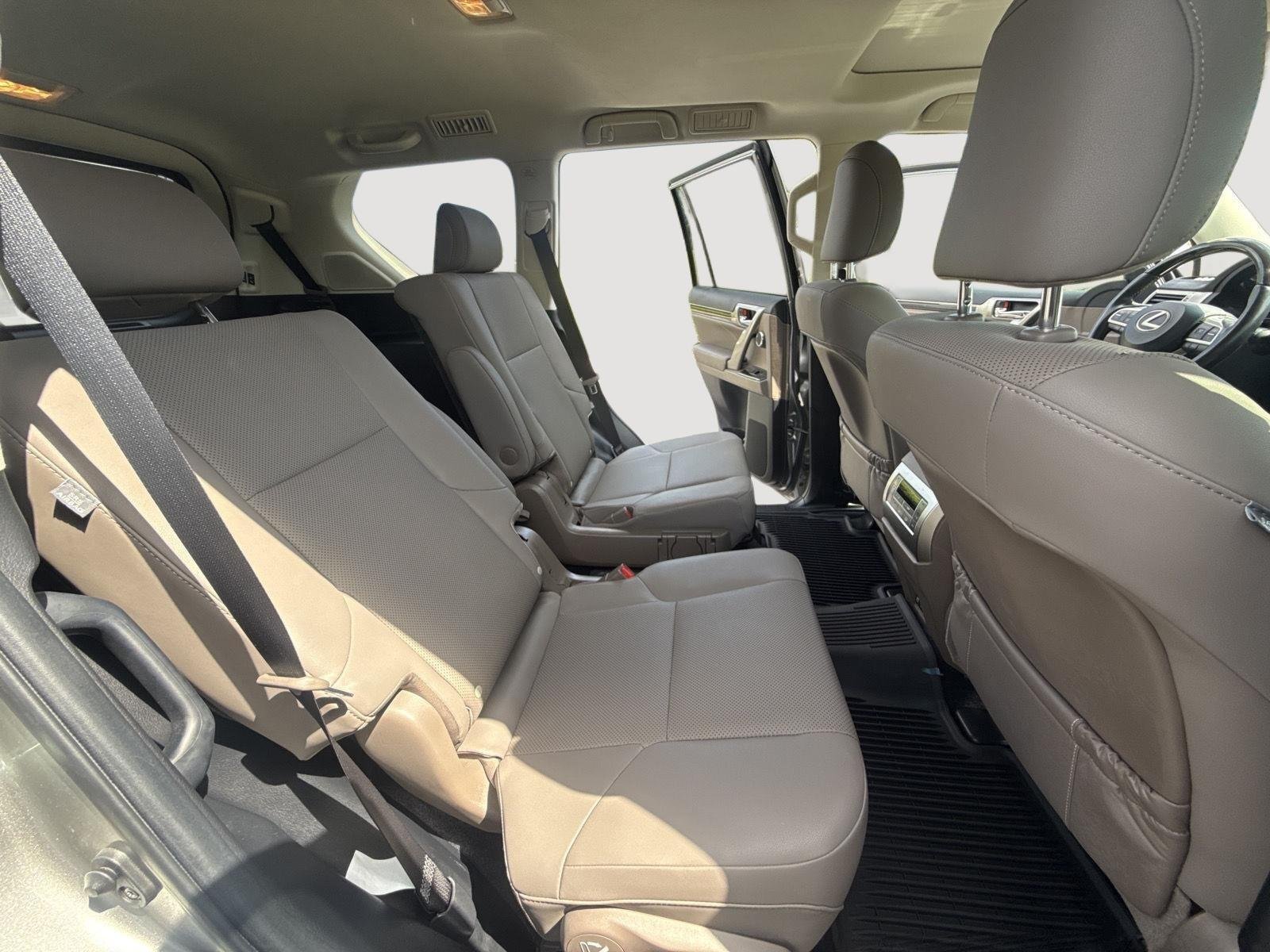 Used 2021 Atomic Silver Lexus GX 460 Premium image 33