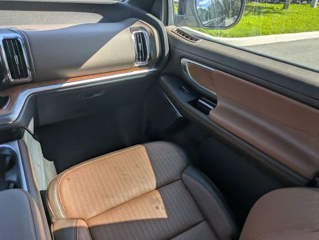 New 2027 Agate Black Metallic Ford MAX King Ranch® image 17