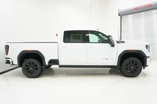2026 GMC Sierra 2500HD AT4 - Photo 4