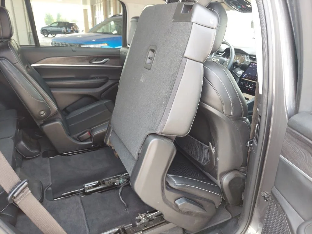 Used 2023 Gray Jeep Limited image 42