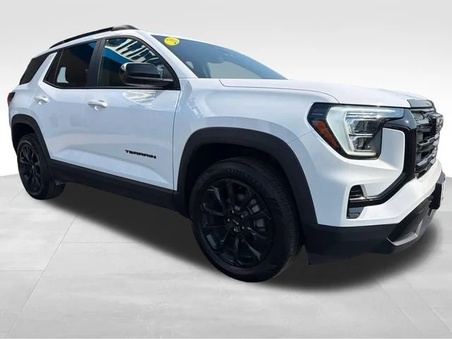 Used 2026 Summit White GMC Elevation image 9