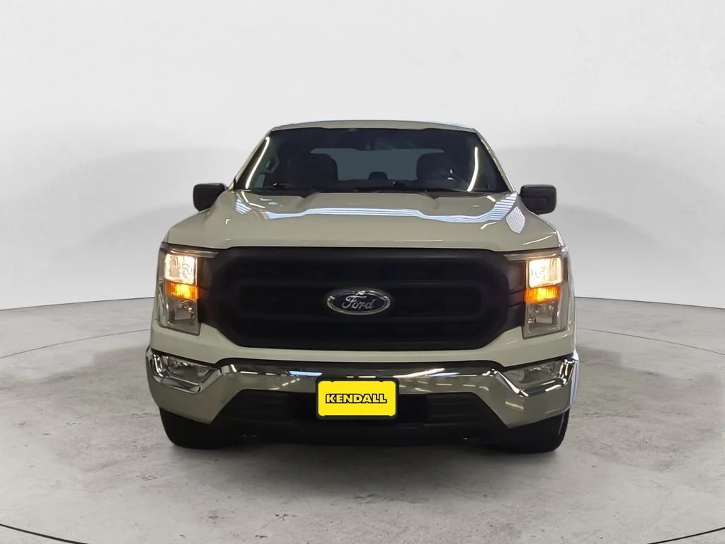 Used 2022 White Ford XL image 2