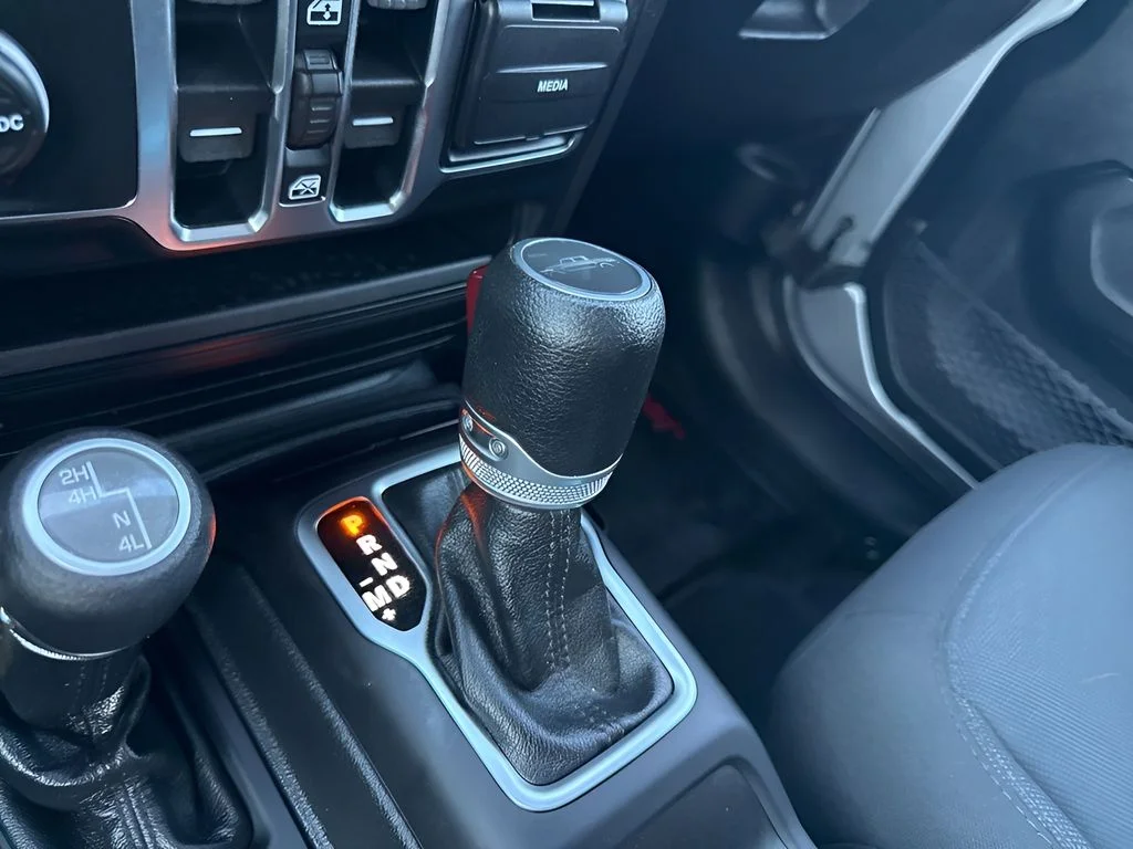 Used 2020 Silver Jeep Sport image 15